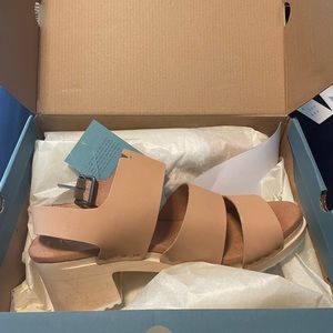 TOMS phoebe clog NWT